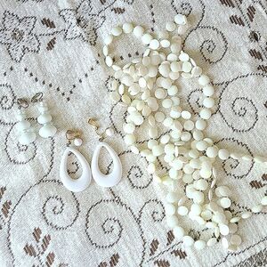 Vintage 60s 70s White Beaded Necklaces and 2 Clip On Earrings 